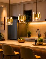 Lustre Pendente 18cm Vidro Cilindro Âmbar Metálico Dourado Luminária Teto Gimpo KJDDE-281-AMB Lustre Pendente 18cm Vidro Cilindro Âmbar Metálico Dourado Luminária Teto Gimpo KJDDE-281-AMB
