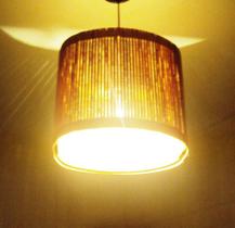 Lustre rustico modelo oval de telinha de bambu sala quarto hotel pousada