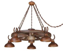 Lustre Rústico Roda de Carroça 5 lâmp. Madeira e Metal Oxidado Estância Linha Country Madelustre Lustre Rústico Roda de Carroça 5 lâmp. Madeira e Metal Oxidado Estância Linha Country Madelustre