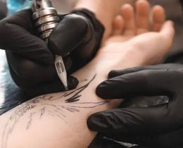 Luva Nitrílica Para Tatuador, Tattoo, Estúdio De Tatuagem e Estética Cor Preta Tam. G Profissional