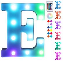 Luz de letra LED Foaky, 8,9 x 7,9 x 1,8 polegadas, controle remoto colorido