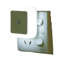 Luz Noturna LED Com Sensor De Luz Do Dia Ao Ano, Plugue Na Tomada Para Quarto, Banheiro, Corredor E
