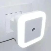 Luz Noturna LED Luminária Abajur de Tomada Com Sensor Baby - Color Baby