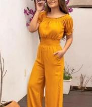 macacão amarelo