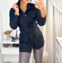 Macacão curto preto tecido confortável