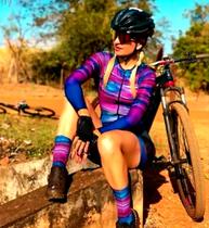 Macacão de Ciclismo Feminino Proteção UV50+ e antibacteriana para uso em qualquer época do ano.