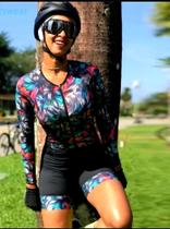 Macacão de Ciclismo Feminino Proteção UV50+ e antibacteriana para uso em qualquer época do ano.