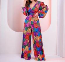 Macacão estampado. TAM único. Macacão estampado. TAM único.