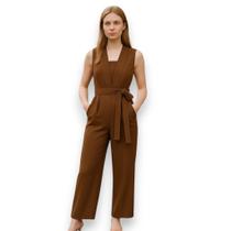 Macacão Feminino Pantacourt Terracota Linho Casual Chic Com Bolsos Decote V Tendência