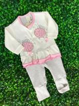 Macacão Longo Infantil Fem Liso Com Babado Bordado Bordado Abelha Macacão Longo Infantil Fem Liso Com Babado Bordado Bordado Abelha