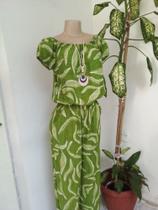 Macacão longo - tecido viscose - cor estampado verde - tamanho M Macacão longo - tecido viscose - cor estampado verde - tamanho M