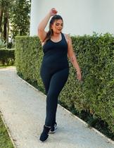 Macacão Plus Size Preto