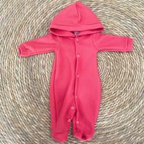 Macacão soft vermelho com capuz