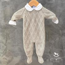 Macacão Tricot Bege Losango e Body Gola