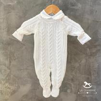 Macacão Tricot Off White Trança Fofa e Body Gola Nuvem Macacão Tricot Off White Trança Fofa e Body Gola Nuvem