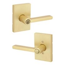Maçaneta de porta Kwikset Halifax Entry com fechadura e chave em latão acetinado