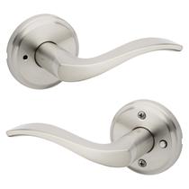 Maçaneta de porta Kwikset Sedona Privacy com fechadura em níquel acetinado Maçaneta de porta Kwikset Sedona Privacy com fechadura em níquel acetinado