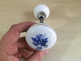 Macaneta Porcelana Floral Azul Bola 55mm P/ Porta 18-06 Macaneta Porcelana Floral Azul Bola 55mm P/ Porta 18-06