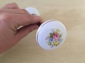 Macaneta Porcelana Rosa & Floral Bola 55mm P/ Porta 18-07