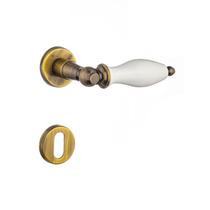Maçaneta tipo alavanca com cabo em porcelana, padrao 19, em latao, acabamento antique Maniglia Favorita 023-19 Maçaneta tipo alavanca com cabo em porcelana, padrao 19, em latao, acabamento antique Maniglia Favorita 023-19