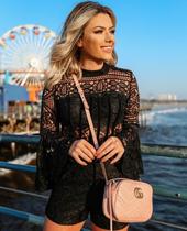 Macaquinho Com Guipir E Renda E Manga Flare