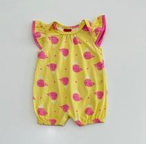 Macaquinho P/GG Kyly Amarelo Estampa Baleias com Franzido na Cintura Macaquinho P/GG Kyly Amarelo Estampa Baleias com Franzido na Cintura