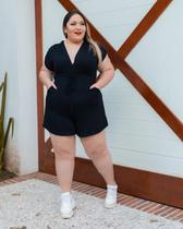 Macaquinho Plus Size Decote em V com Bolso