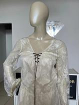 Macaquinho Renda Off White Modelo Exclusivo com cinto Avizo Wear Pronta Entrega - Veste 38/40