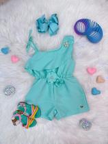 Macaquinho Verde Infantil com Broche e Apliques de Flores