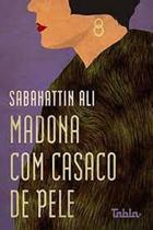 Madona com casaco de pele