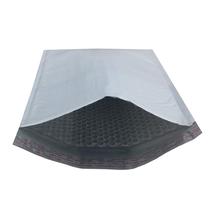 Mailer autoselante Poly Bubble Amazon Basics, 10,5 x 16 cm, pacote com 100