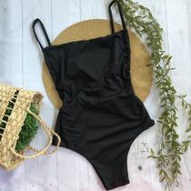 Maiô com amarração nas laterais