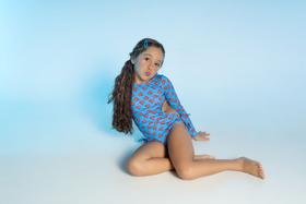 Maiô infantil manga longa coração pixel Maiô infantil manga longa coração pixel