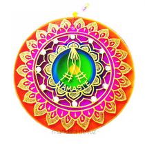 Mandala de Vidro Namastê Rezando Orando Gratidão 18cm - Mandala de Luz
