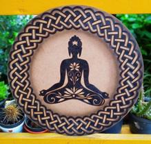 Mandalas pirografadas em MDF com 30 cm de diâmetro.