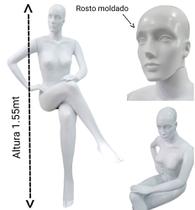 Manequim feminino (Pose sentada Rosto moldado N.38/40) mão na cintura na cor branco Manequim feminino (Pose sentada Rosto moldado N.38/40) mão na cintura na cor branco