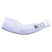 Manguito com Fator de Proteção Solar UV 50 Zeiq Branco - Logo Preto Manguito com Fator de Proteção Solar UV 50 Zeiq Branco - Logo Preto