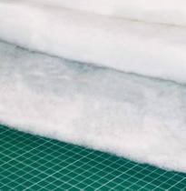 Manta Acrílica para Enchimento 1,40 Largura Gramatura 100g 100% Poliéster