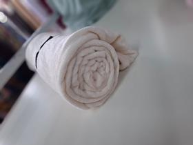 Manta casal em fleece premium cor off white