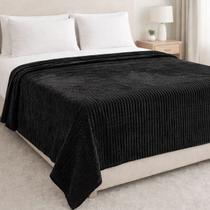 Manta Cobertor Canelada Ultrasoft Casal Queen Veludo Grande COR:PRETO Manta Cobertor Canelada Ultrasoft Casal Queen Veludo Grande COR:PRETO