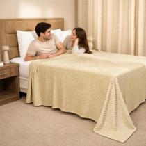 Manta Cobertor Casal Queen 220x240cm Delicatta Fleece Bolinha Macia e Aconchegante para Quarto e Sofá