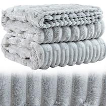 Manta Cobertor Polar Ultrasoft Macia Queen 2,40m X 2,20m Manta Cobertor Polar Ultrasoft Macia Queen 2,40m X 2,20m