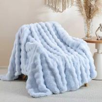 Manta decorativa de pele sintética Smoofy azul-claro 127 x 152 cm Manta decorativa de pele sintética Smoofy azul-claro 127 x 152 cm