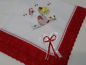 Manta para Bebê Vermelha e Branco Bonequinha Bordada - Manta Verão para nenem Menina Vermelha 100