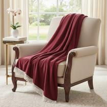 Manta Xale Decorativo Suede Almophadaria 1,40 M X 1,40 M Bordô Liso Manta Xale Decorativo Suede Almophadaria 1,40 M X 1,40 M Bordô Liso