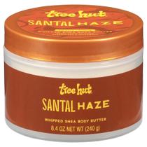 Manteiga Corporal Tree Hut Santal Haze 240 g com Manteiga de Karité Batida Manteiga Corporal Tree Hut Santal Haze 240 g com Manteiga de Karité Batida