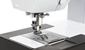 Máquina de costura computadorizada Bernette