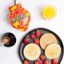 Máquina de waffles Uncanny Brands Pikachu Mini 120V