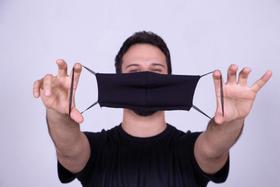 Máscara Antiviral Adullta Preta com elástico