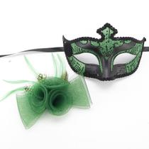 Máscara Mardi Gras Feather com flores verdes e penas de PVC
